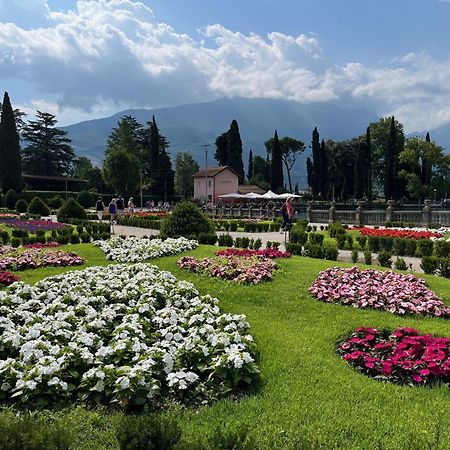 شقة Palazzo Riccamboni ريفا ديل غاردا المظهر الخارجي الصورة